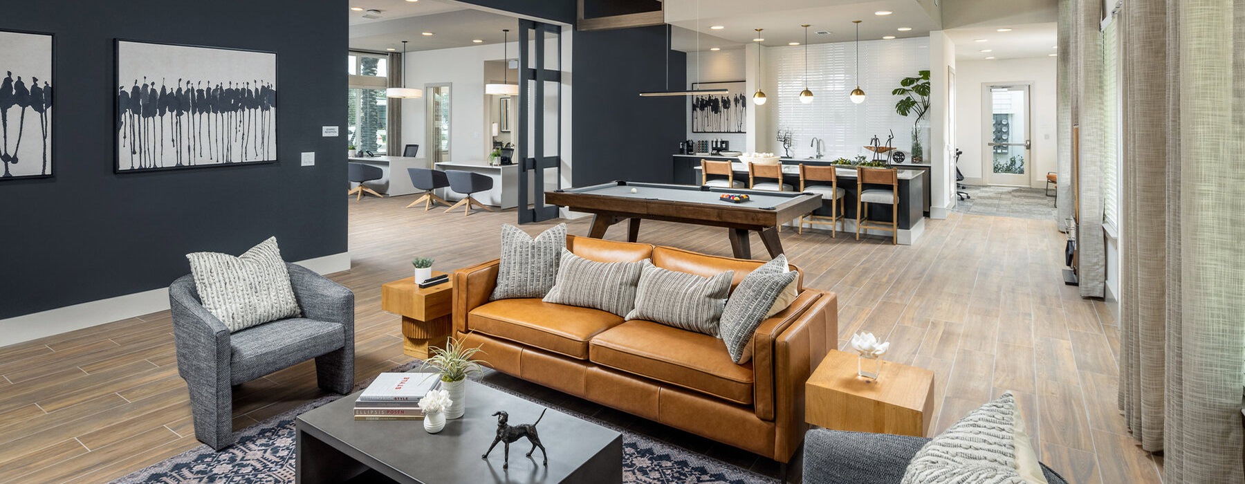 lounge area with games